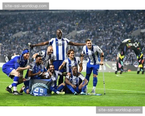 突发：皇家贝蒂斯vs塞维利亚的同城德比因客队球迷看台发生骚乱而腰斩