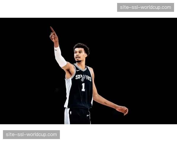 文班亚马连续第三年加冕盖帽王，球衣销量高居联盟第四